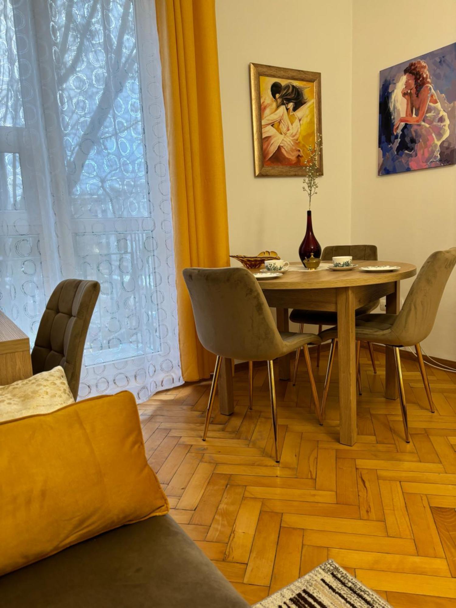 Klimatyczny Na Bielanach Przy Metrze Apartment